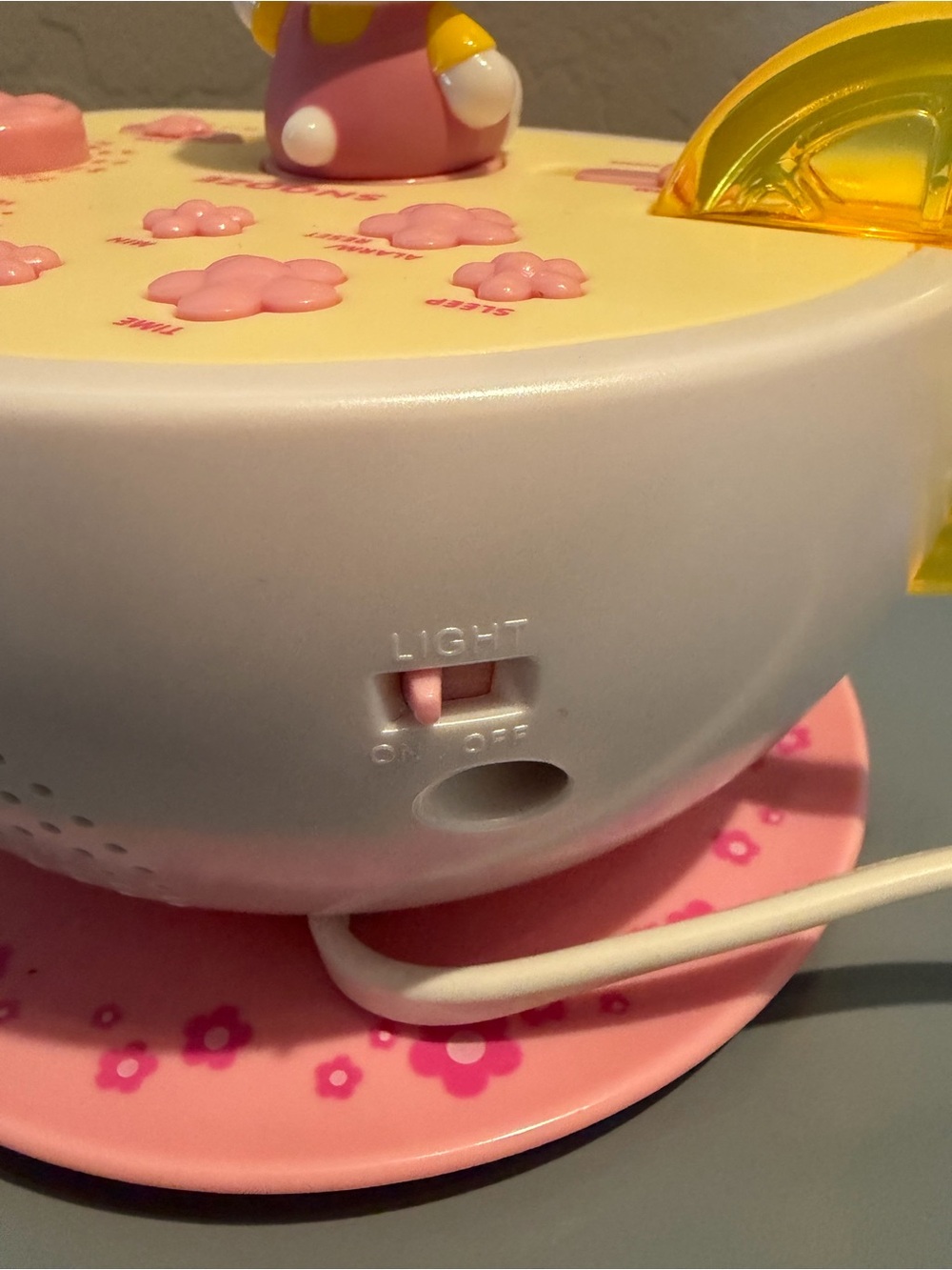Hello Kitty Tea Cup Alarm Clock Radio Lemon Nightlight Vintage - Picture 5 of 9